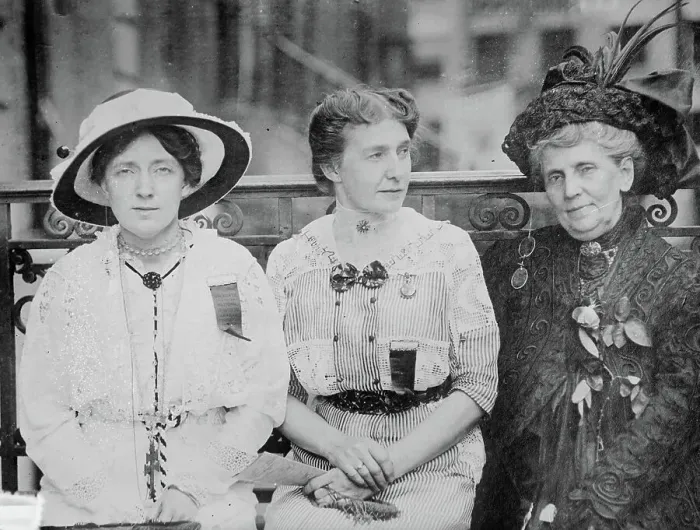 Framed Print : Mrs. H.H. Lund, Mrs. Francolini and Mrs. Slack, between c1910 and c1915. Creator: Bain News Service Framed Print : Mrs. H.H. Lund, Mrs. Francolini and Mrs. Slack, between c1910 and c1915. Creator: Bain News Service