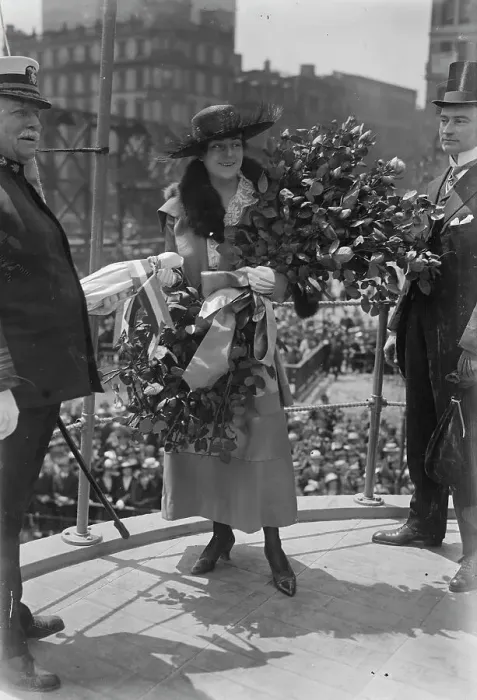 Framed Print : Mrs. Hugh [i.e. Hugo] Johnstone, 30 May 1917. Creator: Bain News Service