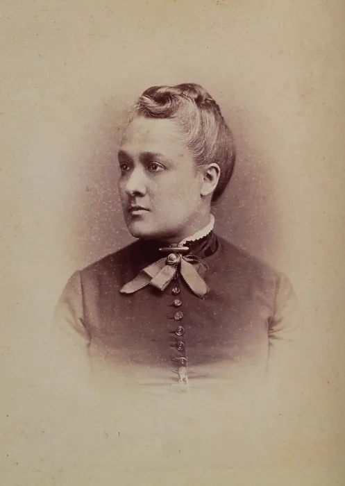 Framed Print : Mrs Hunt, c1880. Creator: Bourne & Shepherd Framed Print : Mrs Hunt, c1880. Creator: Bourne & Shepherd