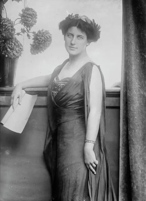 Framed Print : Mrs. Inez Milholland posing with scroll of paper, 1910. Creator: Bain News Service Framed Print : Mrs. Inez Milholland posing with scroll of paper, 1910. Creator: Bain News Service