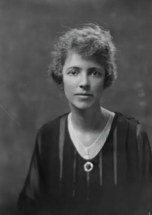 Framed Print : Mrs. Irving Olds, portrait photograph, 1918 Mar. 27. Creator: Arnold Genthe Framed Print : Mrs. Irving Olds, portrait photograph, 1918 Mar. 27. Creator: Arnold Genthe