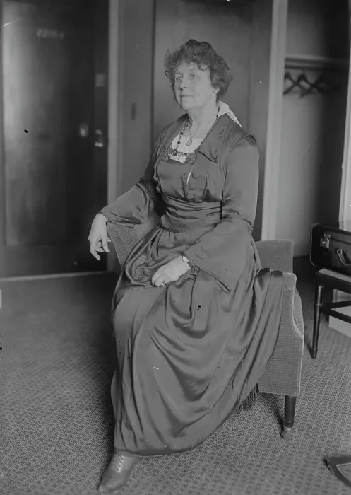 Framed Print : Mrs. Jas. A. Reed, between c1915 and c1920. Creator: Bain News Service Framed Print : Mrs. Jas. A. Reed, between c1915 and c1920. Creator: Bain News Service
