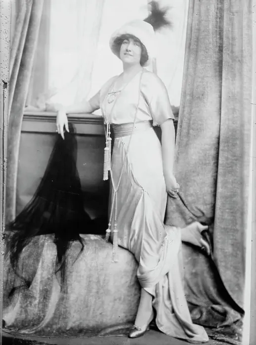 Framed Print : Mrs. J.C. Parish Jr. between c1910 and c1915. Creator: Bain News Service Framed Print : Mrs. J.C. Parish Jr. between c1910 and c1915. Creator: Bain News Service