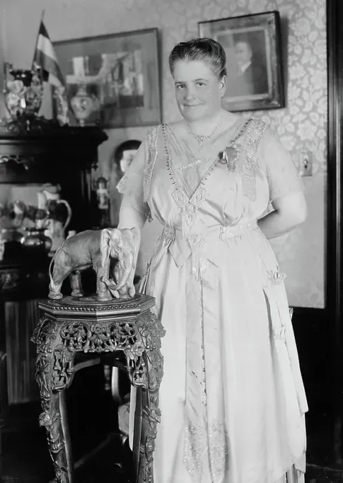 Framed Print : Mrs. J.F. Yawger, between c1915 and c1920. Creator: Bain News Service Framed Print : Mrs. J.F. Yawger, between c1915 and c1920. Creator: Bain News Service
