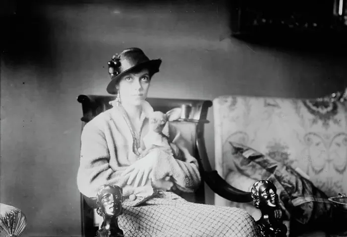 Framed Print : Mrs. J.M. Gray, between c1910 and c1915. Creator: Bain News Service Framed Print : Mrs. J.M. Gray, between c1910 and c1915. Creator: Bain News Service