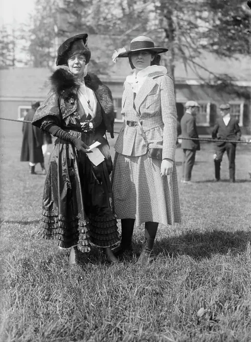 Framed Print : Mrs. Joe Widener & Fifi, between c1915 and c1920. Creator: Bain News Service Framed Print : Mrs. Joe Widener & Fifi, between c1915 and c1920. Creator: Bain News Service