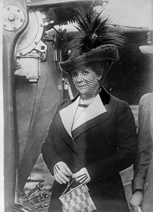 Framed Print : Mrs. Joseph J. Joffre, Wife of Marechal Joffre, 1917. Creator: Unknown Framed Print : Mrs. Joseph J. Joffre, Wife of Marechal Joffre, 1917. Creator: Unknown