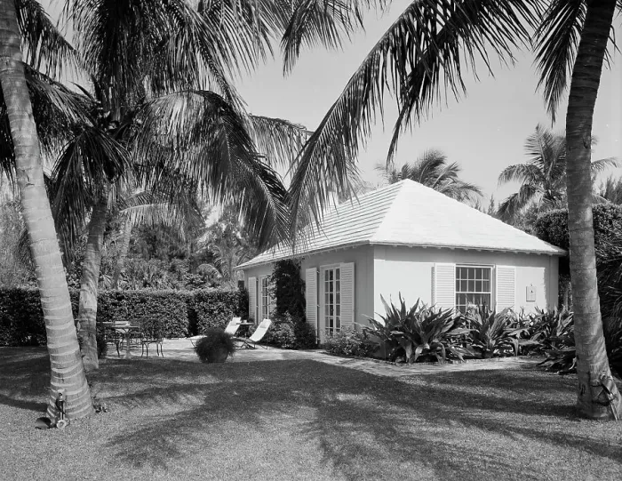 Framed Print : Mrs. J.V. Reed, residence in Hobe Sound, Florida, 1958. Creator: Gottscho-Schleisner, Inc Framed Print : Mrs. J.V. Reed, residence in Hobe Sound, Florida, 1958. Creator: Gottscho-Schleisner, Inc