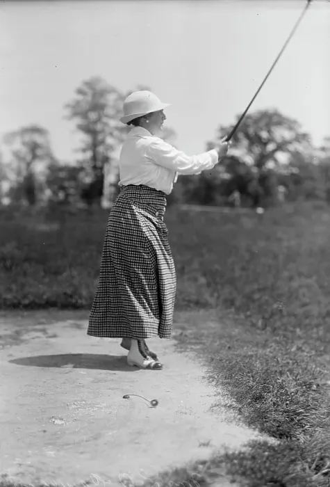 Framed Print : Mrs. L.O. Cameron - Playing Golf, 1913. Creator: Harris & Ewing. Mrs. L.O. Cameron - Playing Golf, 1913. Creator: Harris & Ewing Framed Print : Mrs. L.O. Cameron - Playing Golf, 1913. Creator: Harris & Ewing. Mrs. L.O. Cameron - Playing Golf, 1913. Creator: Harris & Ewing