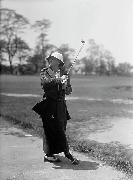 Mrs. Mann Playing Golf, 1916. Creator: Harris & Ewing. Mrs. Mann Playing Golf, 1916. Creator: Harris & Ewing