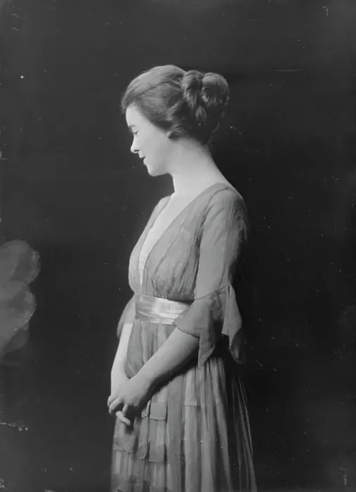 Framed Print : Mrs. Marshall, portrait photograph, 1918 Nov. 23. Creator: Arnold Genthe Framed Print : Mrs. Marshall, portrait photograph, 1918 Nov. 23. Creator: Arnold Genthe