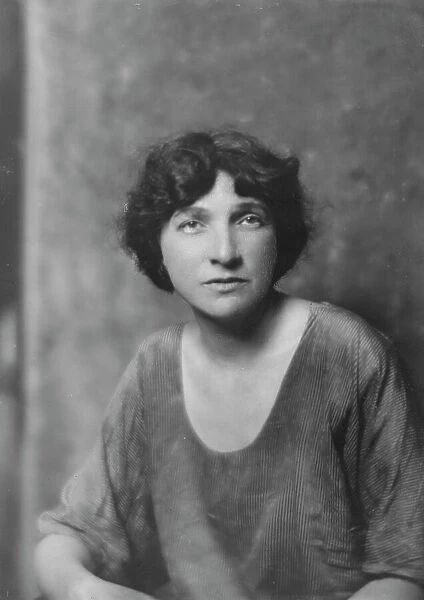 Mrs. Max Eastman, (Miss Ida Raub), portrait photograph, 1918 Jan. 17. Creator: Arnold Genthe