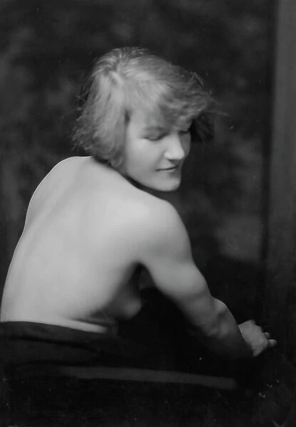 Mrs. Max Eastman, portrait photograph, 1929 Mar. 29. Creator: Arnold Genthe