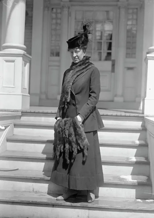 Framed Print : Mrs. Newton D Baker, 1917. Creator: Harris & Ewing. Mrs. Newton D Baker, 1917. Creator: Harris & Ewing Framed Print : Mrs. Newton D Baker, 1917. Creator: Harris & Ewing. Mrs. Newton D Baker, 1917. Creator: Harris & Ewing