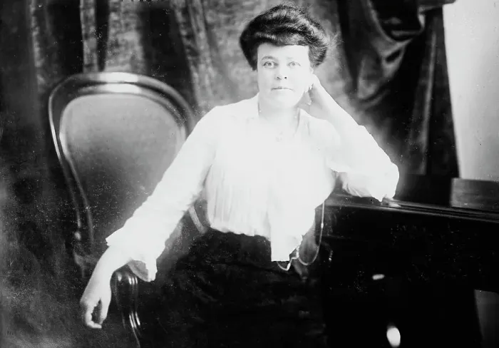 Framed Print : Mrs. O.H.P. Belmont, between c1915 and c1920. Creator: Bain News Service Framed Print : Mrs. O.H.P. Belmont, between c1915 and c1920. Creator: Bain News Service