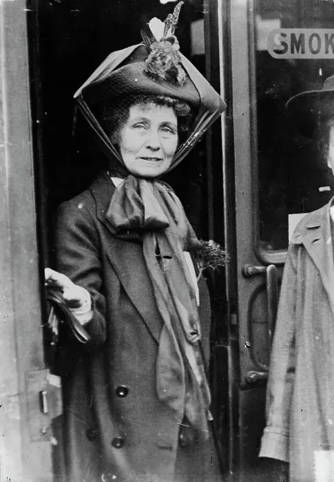 Framed Print : Mrs. Pankhurst in doorway, 1913. Creator: Bain News Service Framed Print : Mrs. Pankhurst in doorway, 1913. Creator: Bain News Service