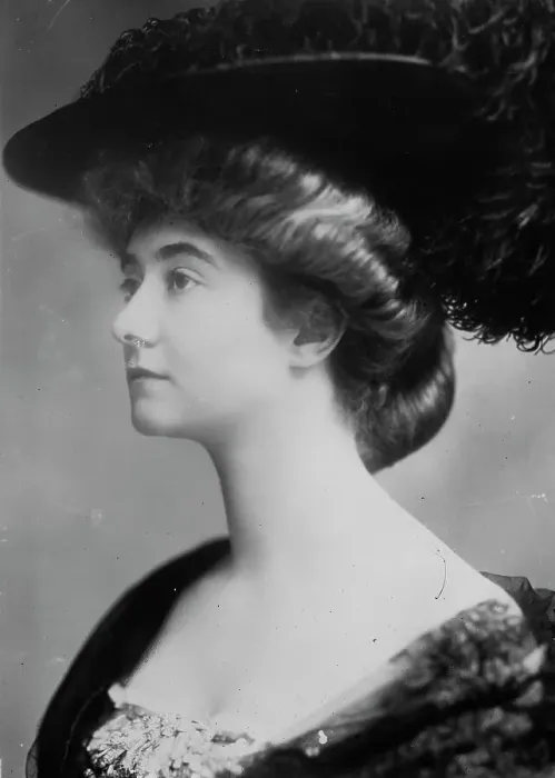 Framed Print : Mrs. Reginald Ronalds, 1910. Creator: Bain News Service Framed Print : Mrs. Reginald Ronalds, 1910. Creator: Bain News Service