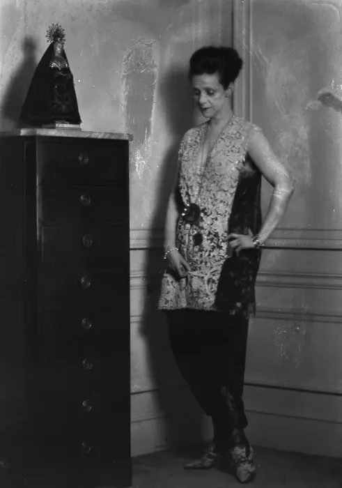 Framed Print : Mrs. Rita Lydig, portrait photograph, 1925 Jan. 29. Creator: Arnold Genthe Framed Print : Mrs. Rita Lydig, portrait photograph, 1925 Jan. 29. Creator: Arnold Genthe