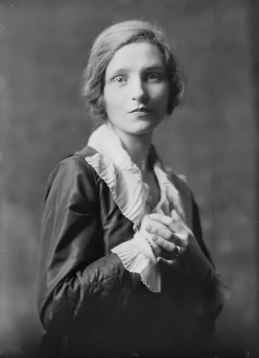 Framed Print : Mrs. Robbins Russell, portrait photograph, 1918 May 17. Creator: Arnold Genthe Framed Print : Mrs. Robbins Russell, portrait photograph, 1918 May 17. Creator: Arnold Genthe