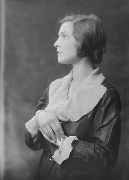 Mrs. Robbins Russell, portrait photograph, 1918 May 17. Creator: Arnold Genthe