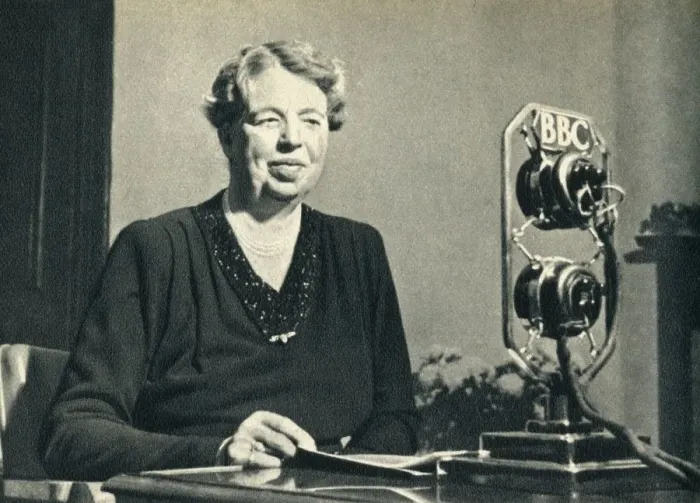 Framed Print : Mrs. Roosevelt came to see for herself the women of Britain at war, 1942. Creator: Unknown Framed Print : Mrs. Roosevelt came to see for herself the women of Britain at war, 1942. Creator: Unknown