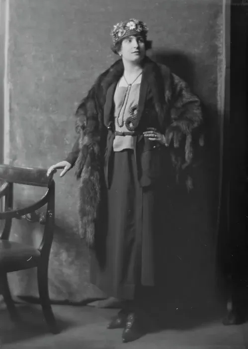 Framed Print : Mrs. S. Reilly, portrait photograph, 1918 Mar. 4. Creator: Arnold Genthe Framed Print : Mrs. S. Reilly, portrait photograph, 1918 Mar. 4. Creator: Arnold Genthe