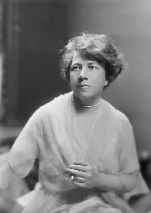 Framed Print : Mrs. S.M. Hilton, portrait photograph, 1917 Nov. 16. Creator: Arnold Genthe Framed Print : Mrs. S.M. Hilton, portrait photograph, 1917 Nov. 16. Creator: Arnold Genthe