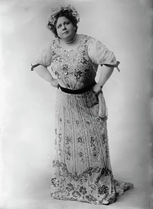 Framed Print : Mrs. Stuart Robson, 1910. Creator: Bain News Service Framed Print : Mrs. Stuart Robson, 1910. Creator: Bain News Service
