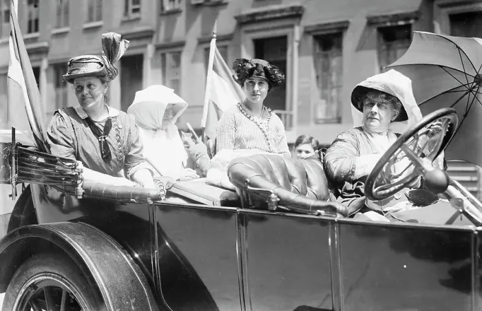 Framed Print : Mrs. Sus. Fitzgerald, Emma Bugby, Maggie Murphy, Mrs. H.S. Blatch, 1913. Creator: Bain News Service Framed Print : Mrs. Sus. Fitzgerald, Emma Bugby, Maggie Murphy, Mrs. H.S. Blatch, 1913. Creator: Bain News Service