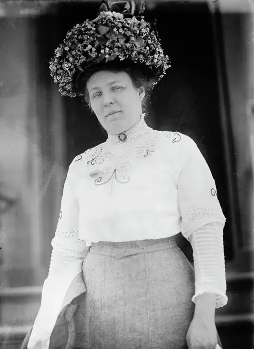 Framed Print : Mrs. Victor Berger, 1911. Creator: Harris & Ewing. Mrs. Victor Berger, 1911. Creator: Harris & Ewing Framed Print : Mrs. Victor Berger, 1911. Creator: Harris & Ewing. Mrs. Victor Berger, 1911. Creator: Harris & Ewing