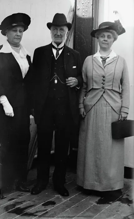Framed Print : Mrs. Von Andre -- C.M. Depew and wife, between c1910 and c1915. Creator: Bain News Service Framed Print : Mrs. Von Andre -- C.M. Depew and wife, between c1910 and c1915. Creator: Bain News Service