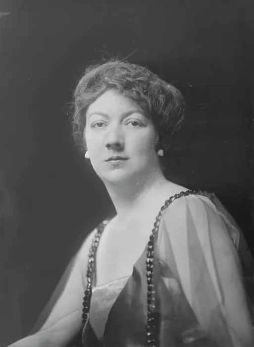 Framed Print : Mrs. Walter M. Murphy, portrait photograph, 1918 Nov. Creator: Arnold Genthe Framed Print : Mrs. Walter M. Murphy, portrait photograph, 1918 Nov. Creator: Arnold Genthe