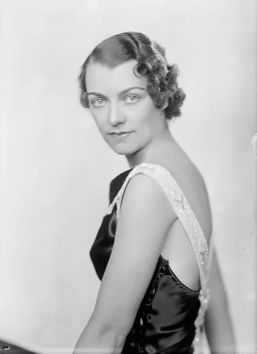 Framed Print : Mrs W.C. Bullock, Portrait, 1933. Creator: Harris & Ewing. Mrs W.C. Bullock, Portrait, 1933. Creator: Harris & Ewing Framed Print : Mrs W.C. Bullock, Portrait, 1933. Creator: Harris & Ewing. Mrs W.C. Bullock, Portrait, 1933. Creator: Harris & Ewing