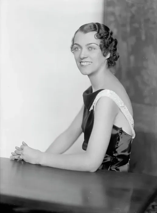 Framed Print : Mrs W.C. Bullock, Portrait, 1933. Creator: Harris & Ewing. Mrs W.C. Bullock, Portrait, 1933. Creator: Harris & Ewing Framed Print : Mrs W.C. Bullock, Portrait, 1933. Creator: Harris & Ewing. Mrs W.C. Bullock, Portrait, 1933. Creator: Harris & Ewing
