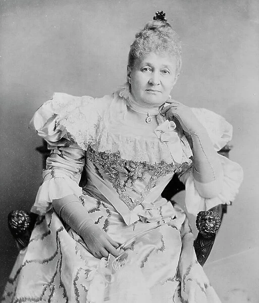 Mrs. Whittemore, between c1890 and 1910. Creator: Frances Benjamin Johnston