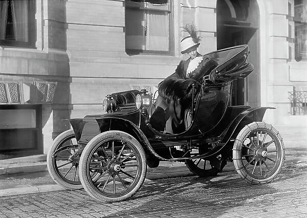 Mrs. William E. Borah In Auto, 1912. Creator: Harris & Ewing. Mrs. William E. Borah In Auto, 1912. Creator: Harris & Ewing