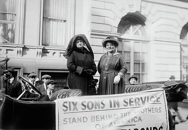 Mrs. Wm. Quinn & Mrs. L. Rosenberg, 1918. Creator: Bain News Service. Mrs. Wm. Quinn & Mrs. L. Rosenberg, 1918. Creator: Bain News Service