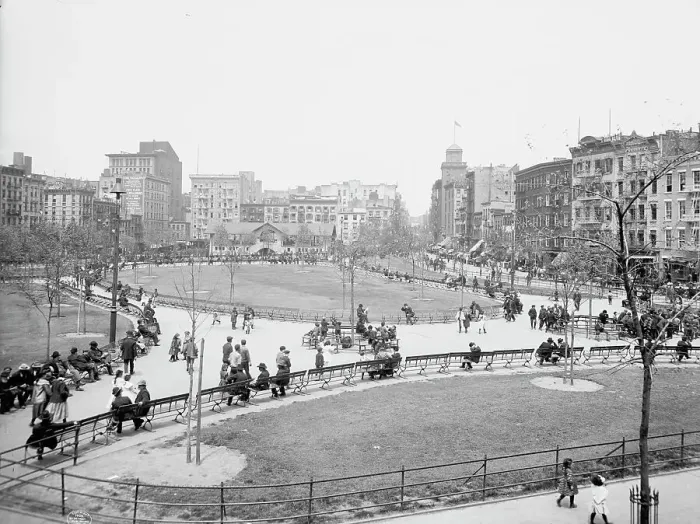 Framed Print : Mulberry Bend, New York, c1905. Creator: Unknown Framed Print : Mulberry Bend, New York, c1905. Creator: Unknown