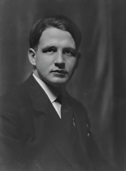 Muller, Mr. portrait photograph, 1913. Creator: Arnold Genthe