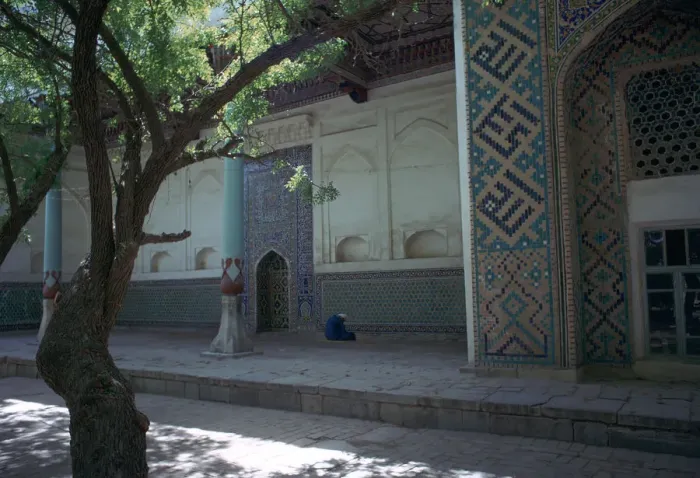 Framed Print : Muslim at prayer in a mosque in Samarkand Framed Print : Muslim at prayer in a mosque in Samarkand