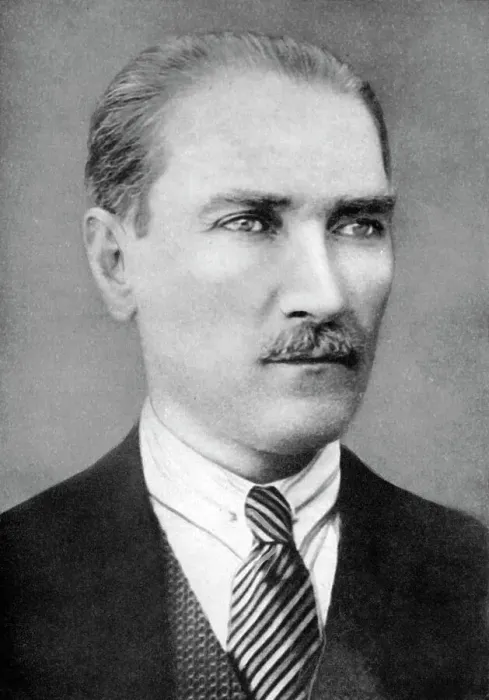 Framed Print : Mustapha Kemal Pasha (1881-1928), Turkish revolutionary, 1926 Framed Print : Mustapha Kemal Pasha (1881-1928), Turkish revolutionary, 1926