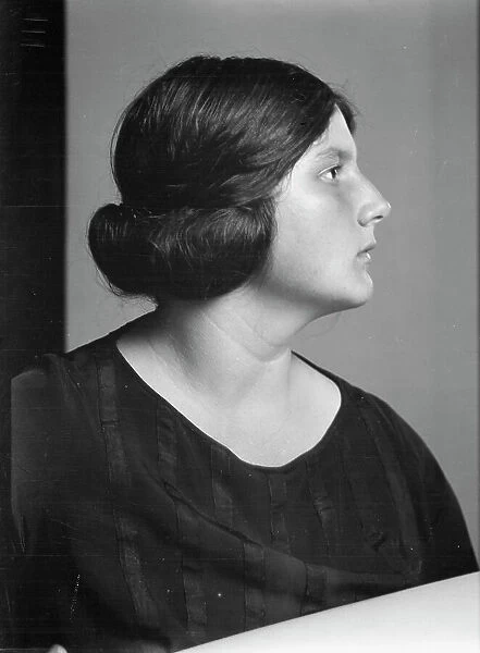 Nadelman, Mrs. portrait photograph, 1923 July 12. Creator: Arnold Genthe