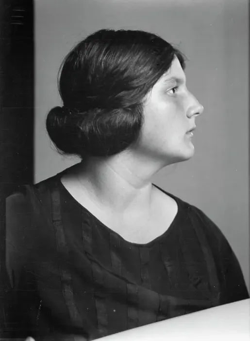 Framed Print : Nadelman, Mrs. portrait photograph, 1923 July 12. Creator: Arnold Genthe Framed Print : Nadelman, Mrs. portrait photograph, 1923 July 12. Creator: Arnold Genthe