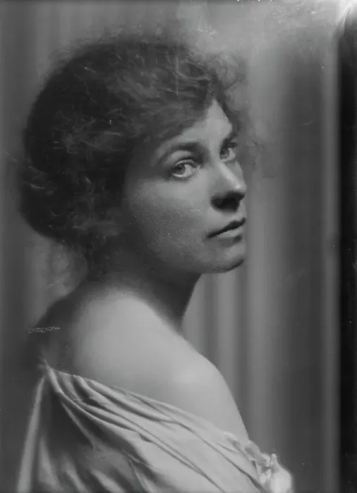 Framed Print : Naetting, Mrs. portrait photograph, 1915 July 6. Creator: Arnold Genthe Framed Print : Naetting, Mrs. portrait photograph, 1915 July 6. Creator: Arnold Genthe