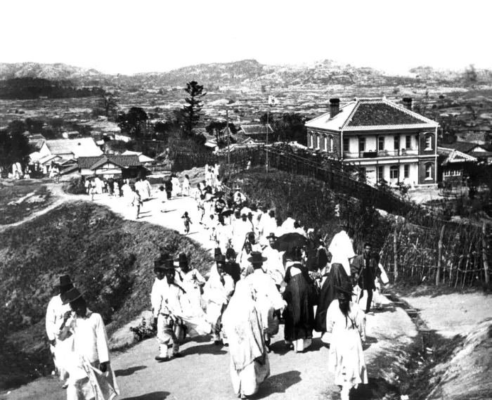 Framed Print : Nam San, Korea, 1900 Framed Print : Nam San, Korea, 1900
