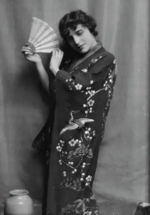 Framed Print : Namara-Toye, Mme. portrait photograph, 1912. Creator: Arnold Genthe Framed Print : Namara-Toye, Mme. portrait photograph, 1912. Creator: Arnold Genthe