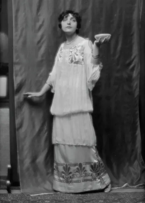 Framed Print : Namara-Toye, Mme. portrait photograph, 1912. Creator: Arnold Genthe Framed Print : Namara-Toye, Mme. portrait photograph, 1912. Creator: Arnold Genthe