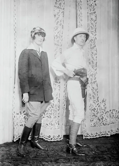 Framed Print : Nancy Dixon and Arthur Sullivan, between c1910 and c1915. Creator: Bain News Service Framed Print : Nancy Dixon and Arthur Sullivan, between c1910 and c1915. Creator: Bain News Service