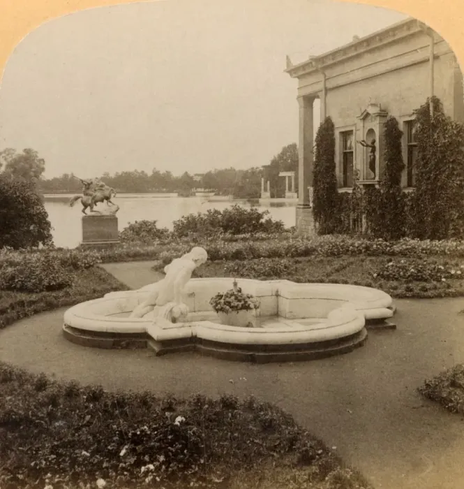 Framed Print : Narcissus Fountain on Empress Island, Colonists Park, Palace Grounds of Peterhof Framed Print : Narcissus Fountain on Empress Island, Colonists Park, Palace Grounds of Peterhof