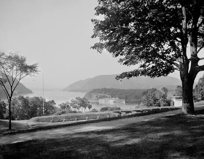 Framed Print : The Narrows, Hudson River, c.between 1910 and 1920. Creator: Unknown Framed Print : The Narrows, Hudson River, c.between 1910 and 1920. Creator: Unknown